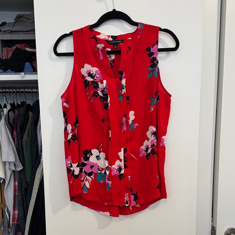 🔻CLOSET SALE: EVERYTHING MUST GO🔻 Floral Sleeveless Top - Red